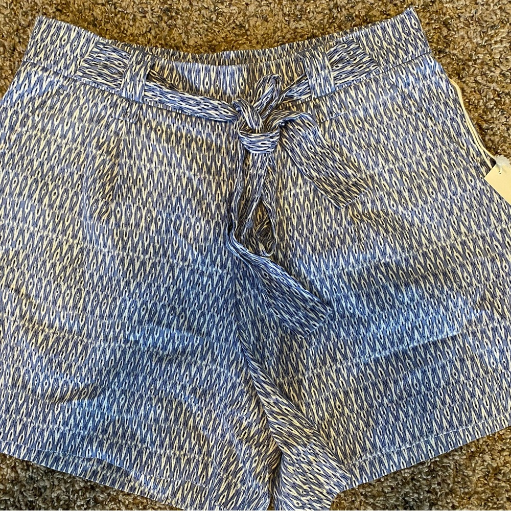 C&C California Shorts. Comfy. Stretchy Elastic Waist. Tie Detail. NWT. Size 6.